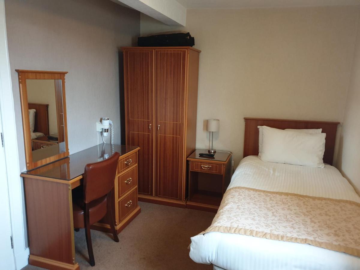 Commercial Hotel Олнесс Екстер'єр фото