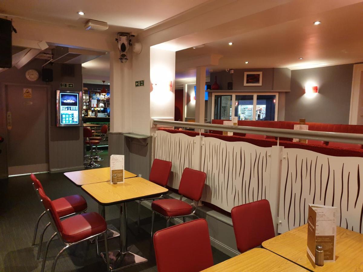Commercial Hotel Олнесс Екстер'єр фото